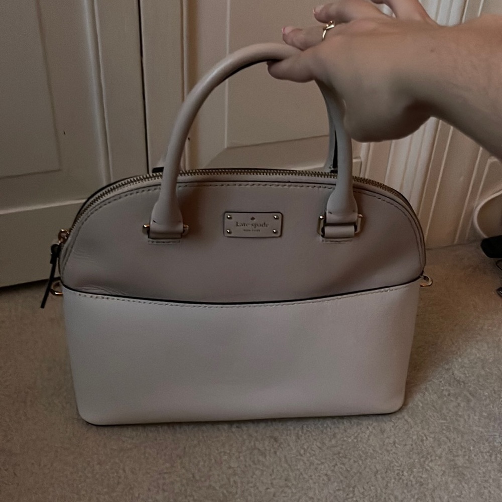 Like New Kate Spade light beige/white handbag with detachable strap